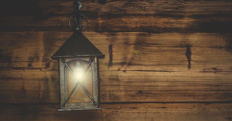 Poser des tasseaux décoratifs au mur sans se tromper
